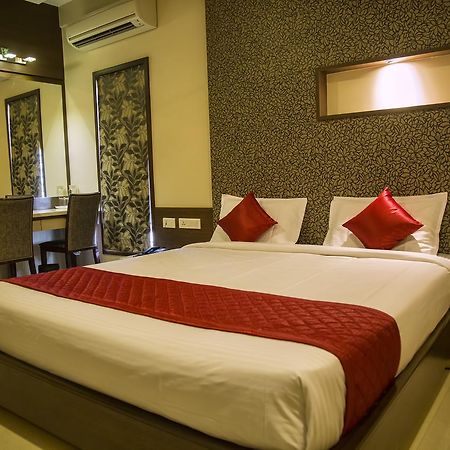 Hotel Sri Sakthi Tiruppur Ngoại thất bức ảnh