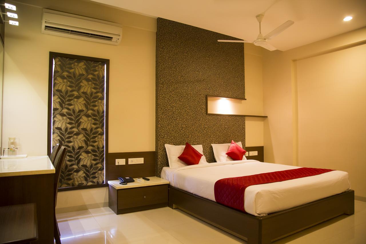 Hotel Sri Sakthi Tiruppur Ngoại thất bức ảnh