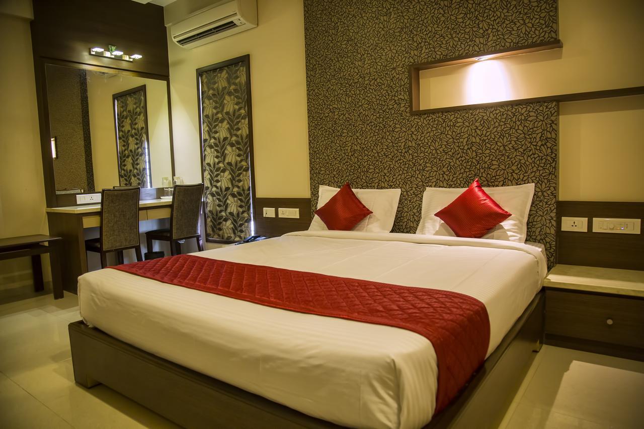 Hotel Sri Sakthi Tiruppur Ngoại thất bức ảnh