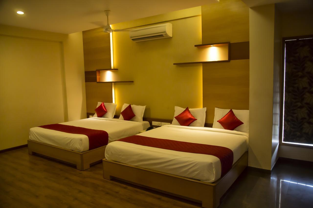 Hotel Sri Sakthi Tiruppur Ngoại thất bức ảnh